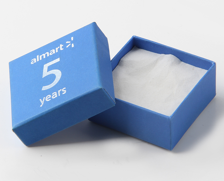 耳環(huán)的包裝盒如果在訂做時(shí)使用快速固著的油墨，效率1倍以上！